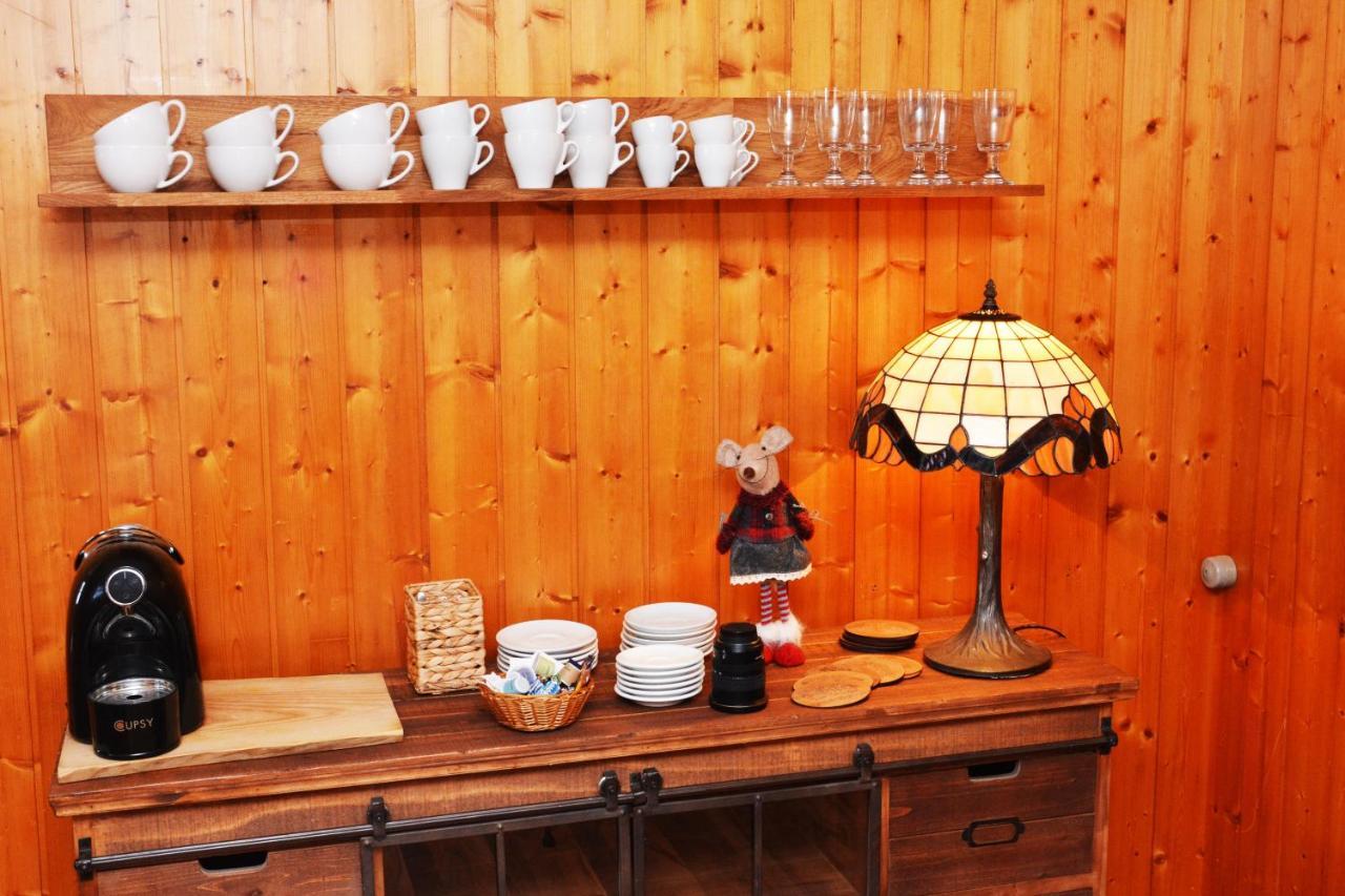 Apartamento Alte Post Mit Geschichte Und Restaurant Tavanasa Exterior foto
