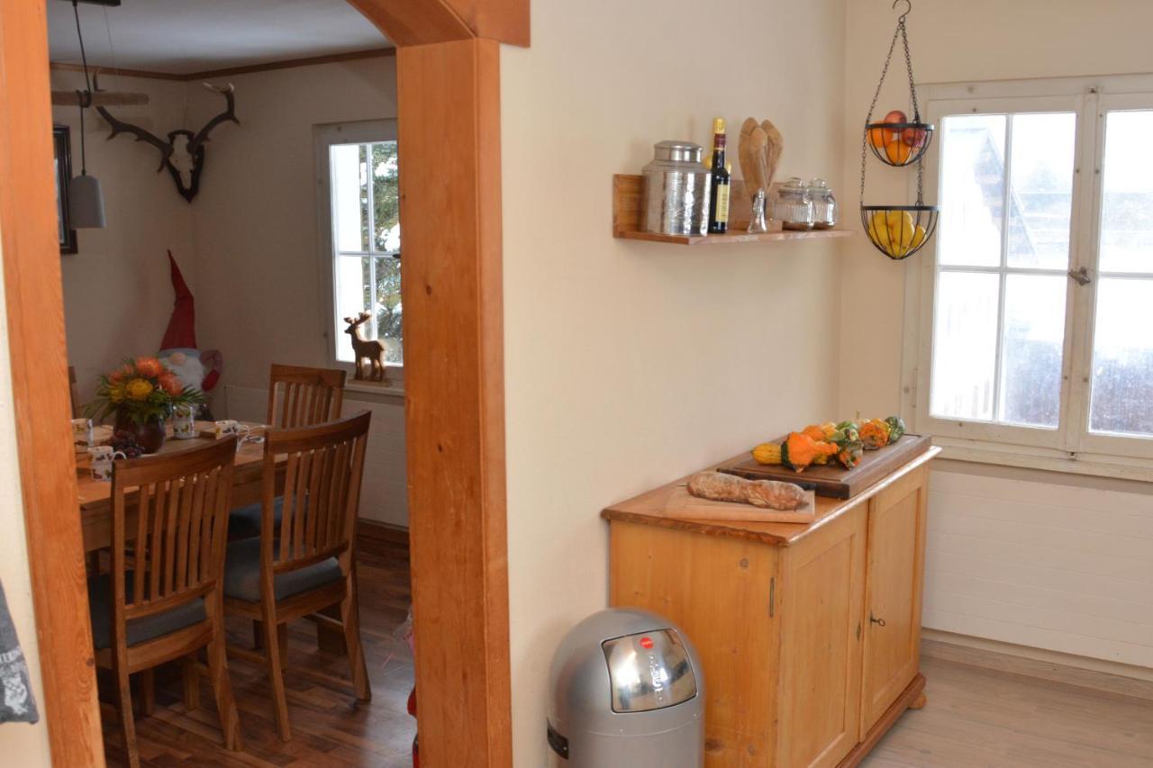 Apartamento Alte Post Mit Geschichte Und Restaurant Tavanasa Exterior foto