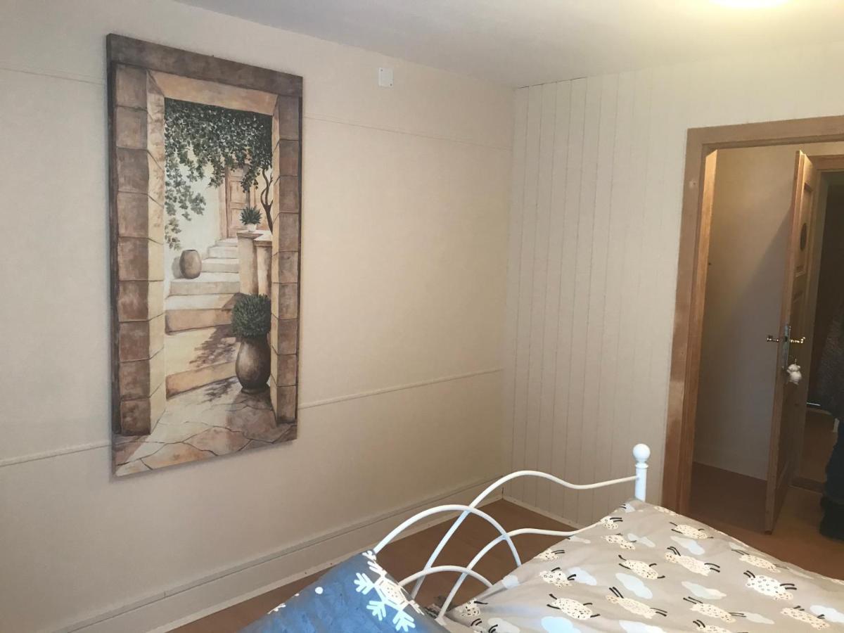 Apartamento Alte Post Mit Geschichte Und Restaurant Tavanasa Exterior foto
