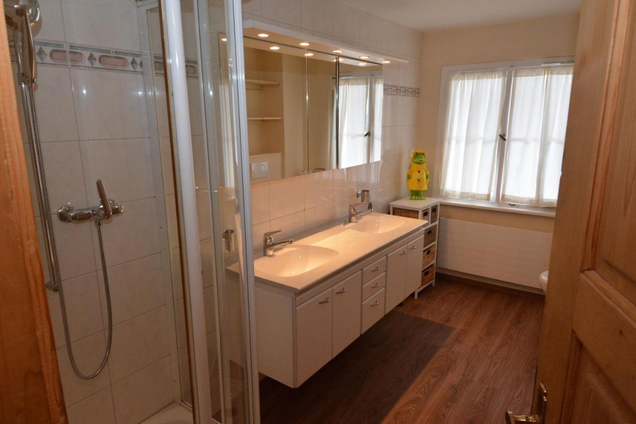 Apartamento Alte Post Mit Geschichte Und Restaurant Tavanasa Exterior foto