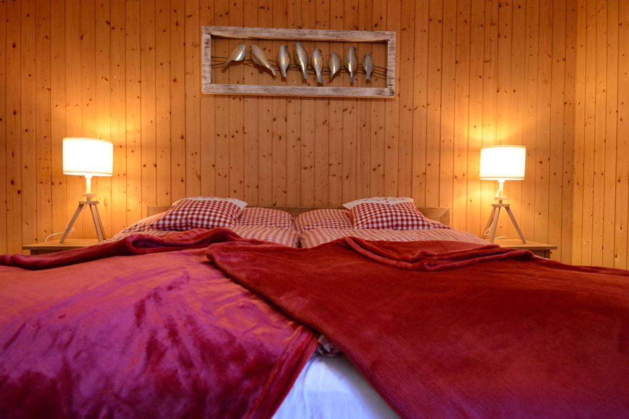 Apartamento Alte Post Mit Geschichte Und Restaurant Tavanasa Exterior foto